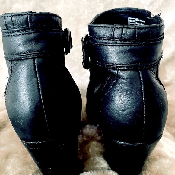 Ariat Ladies Ready To Go Equestrian Black Carbon Full Grain Leather Ankle Boots - Picture 10 of 11